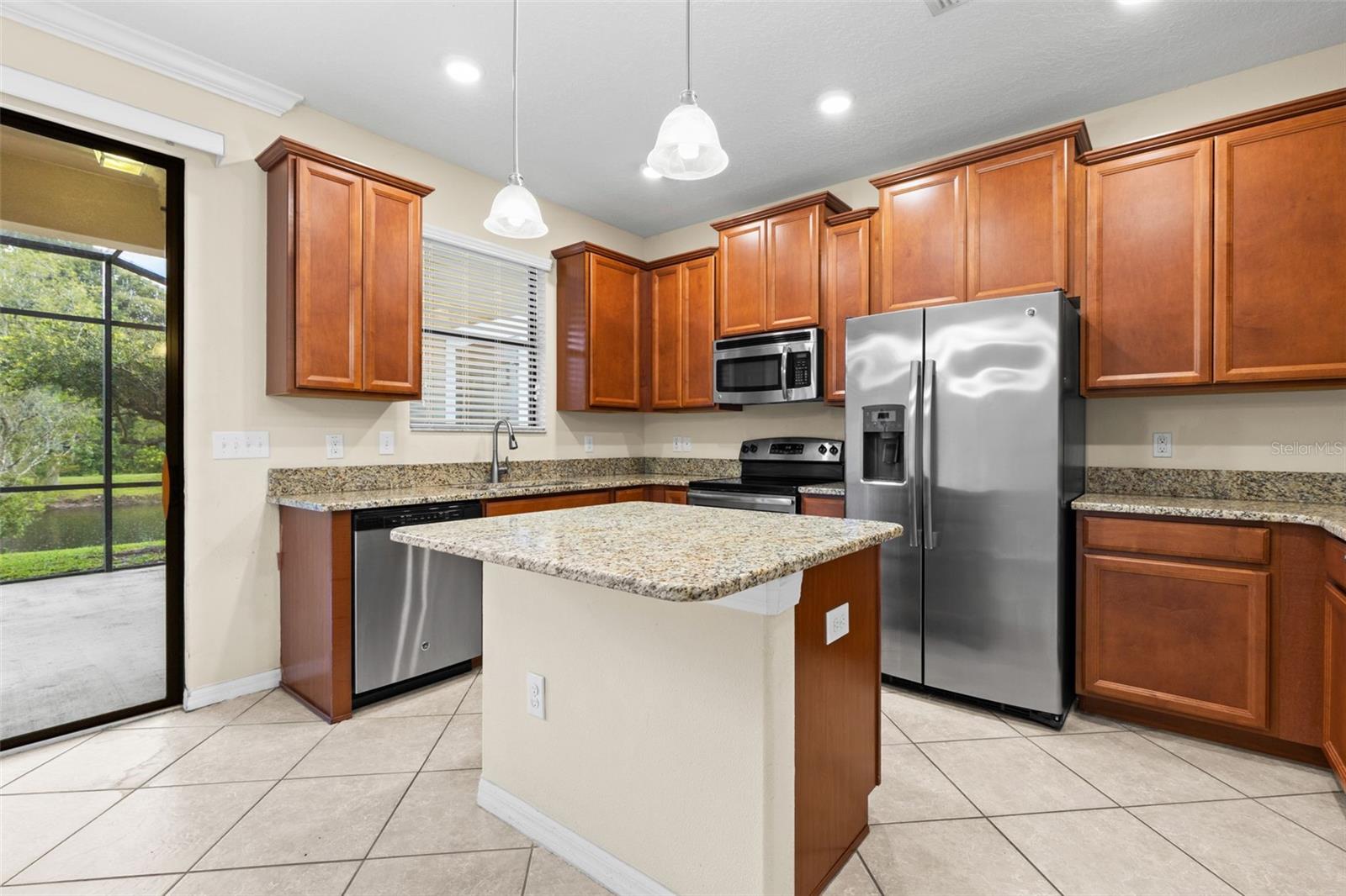 4272 FENNWOOD CT — photo 8