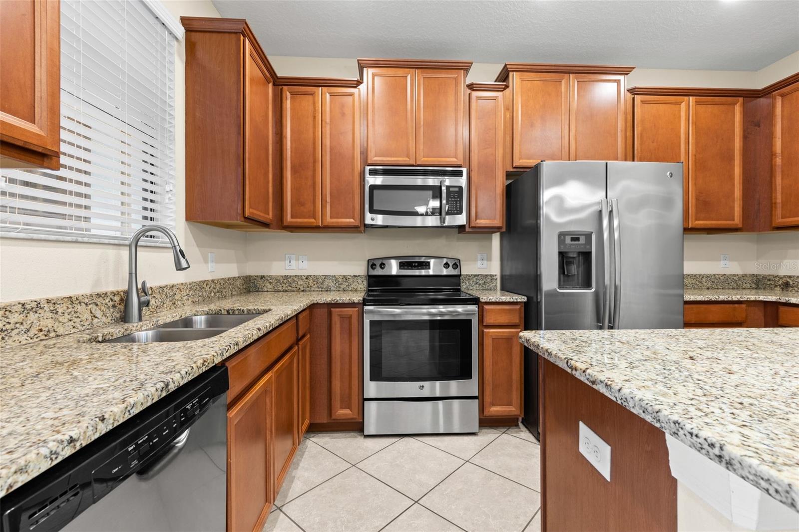 4272 FENNWOOD CT — photo 4