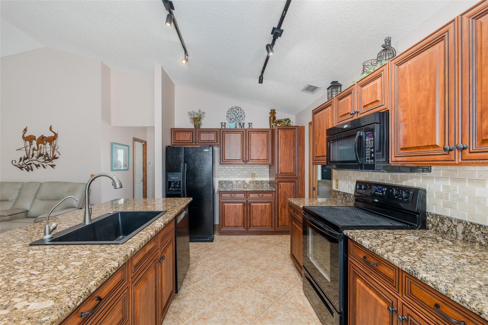 11810 SPANISH LAKE DR — photo 12