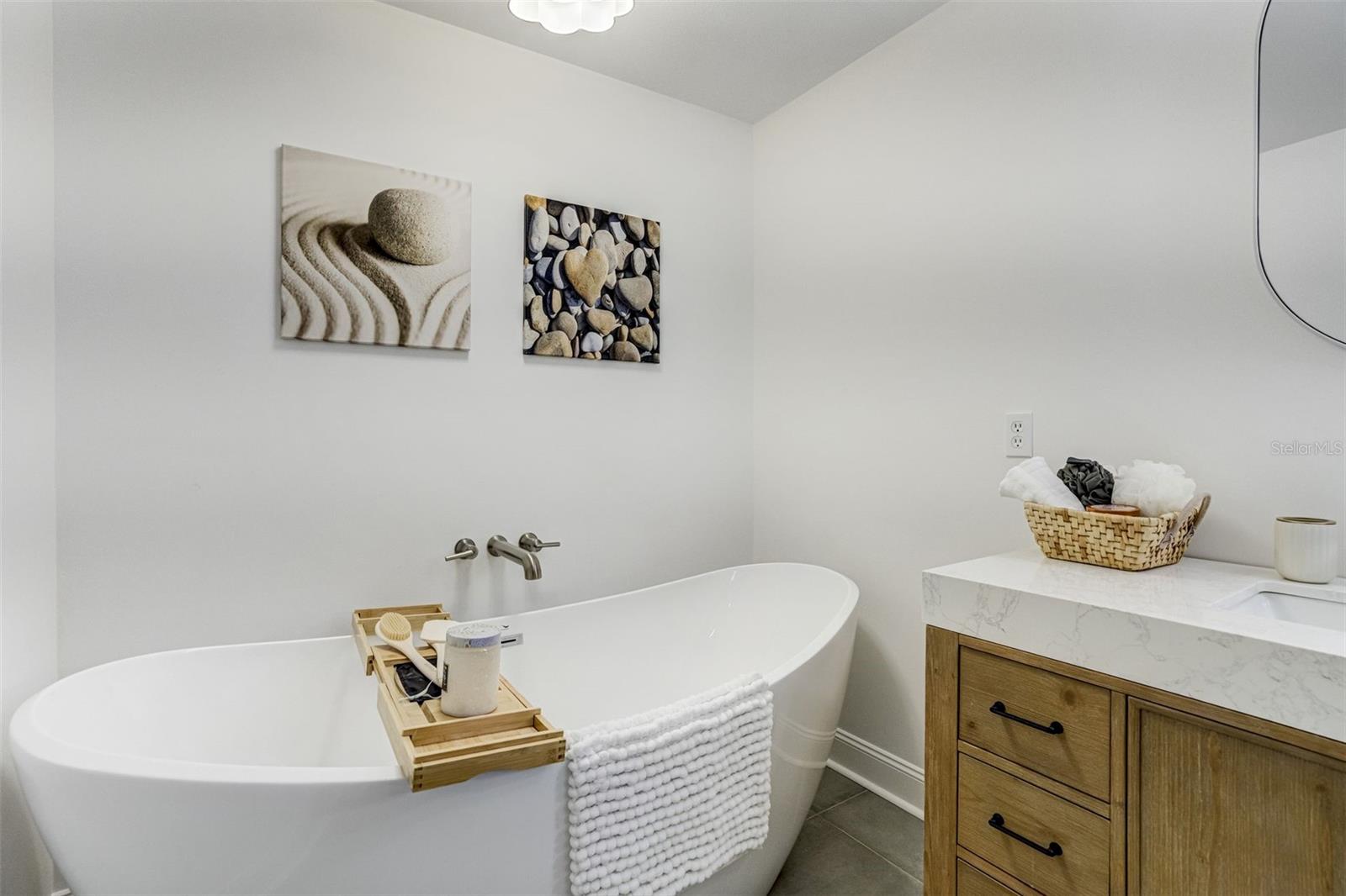 201 DRIFTWOOD LN — photo 15