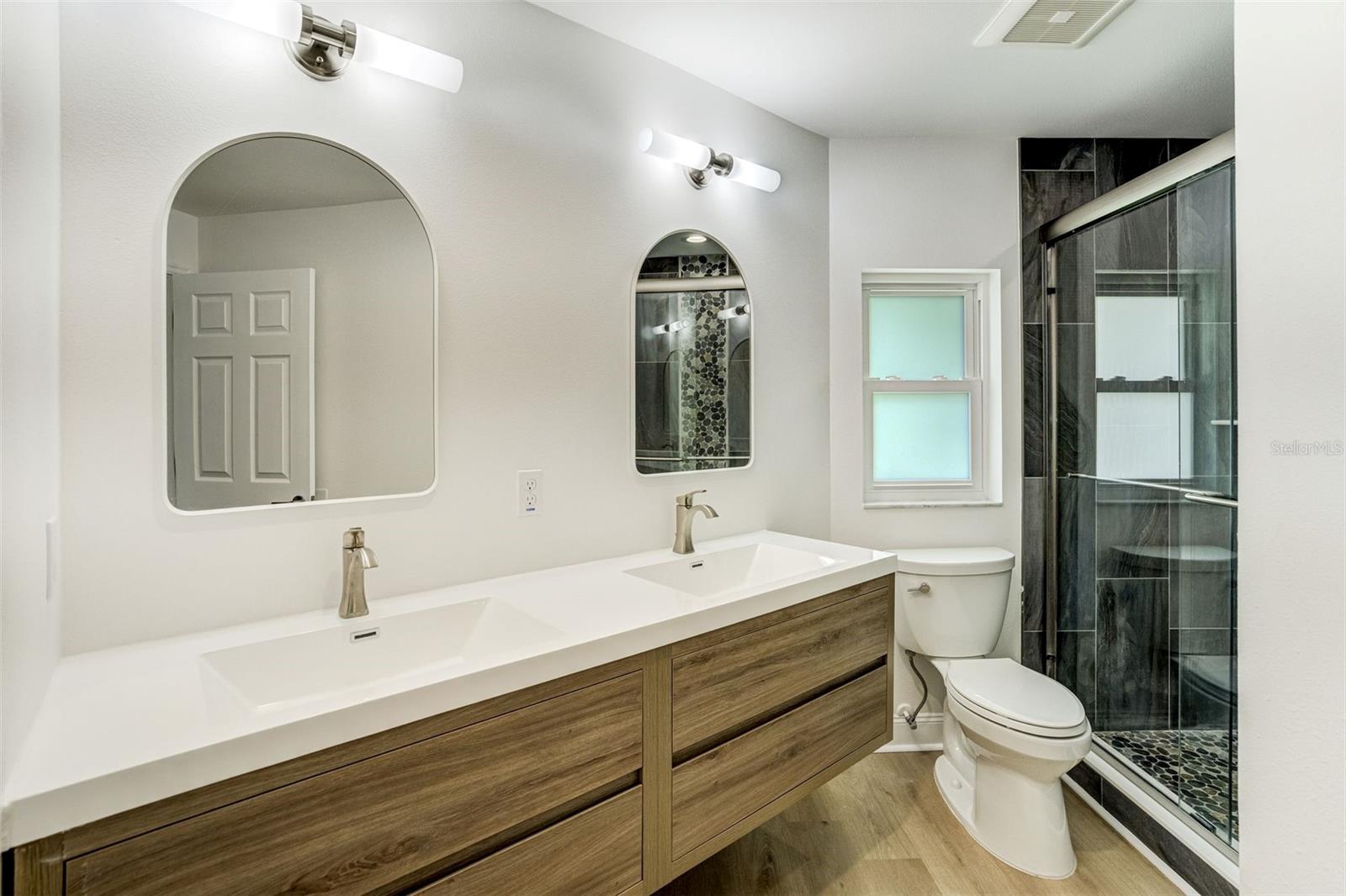 201 DRIFTWOOD LN — photo 20