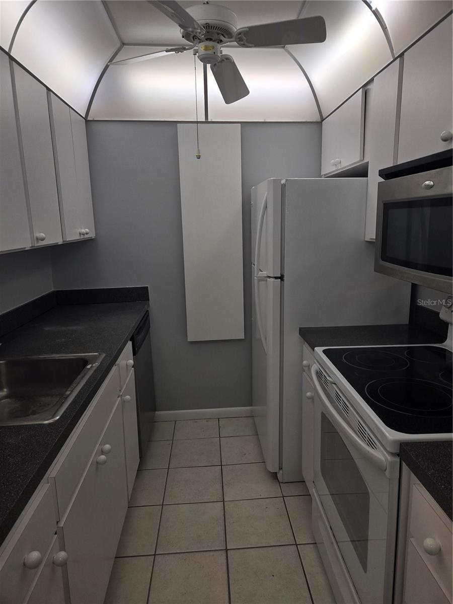 2302 S MANHATTAN AVE #214 — photo 11
