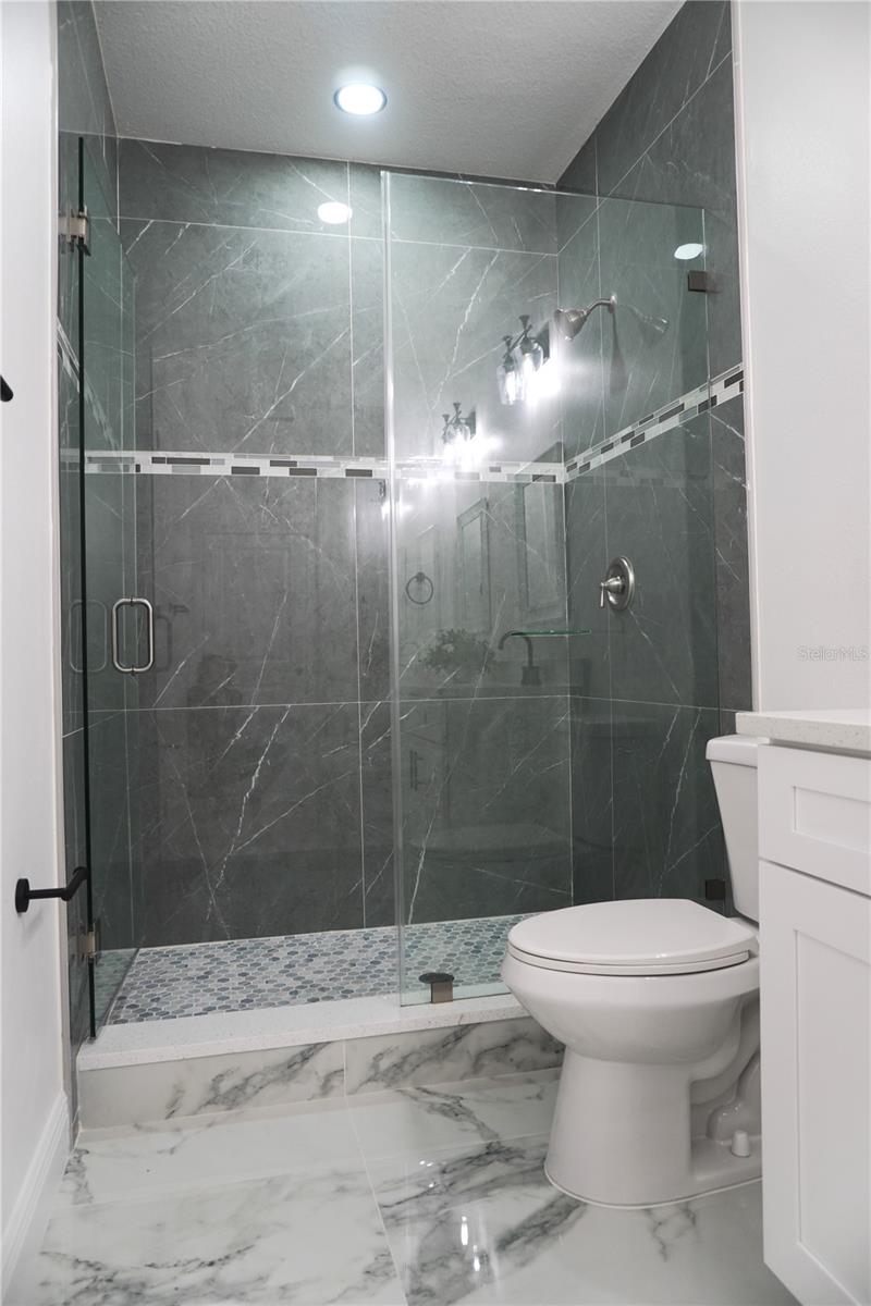 8926 N ORLEANS — photo 37