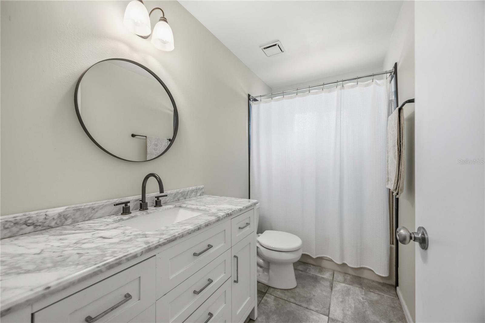 680 LINDEN DR — photo 30
