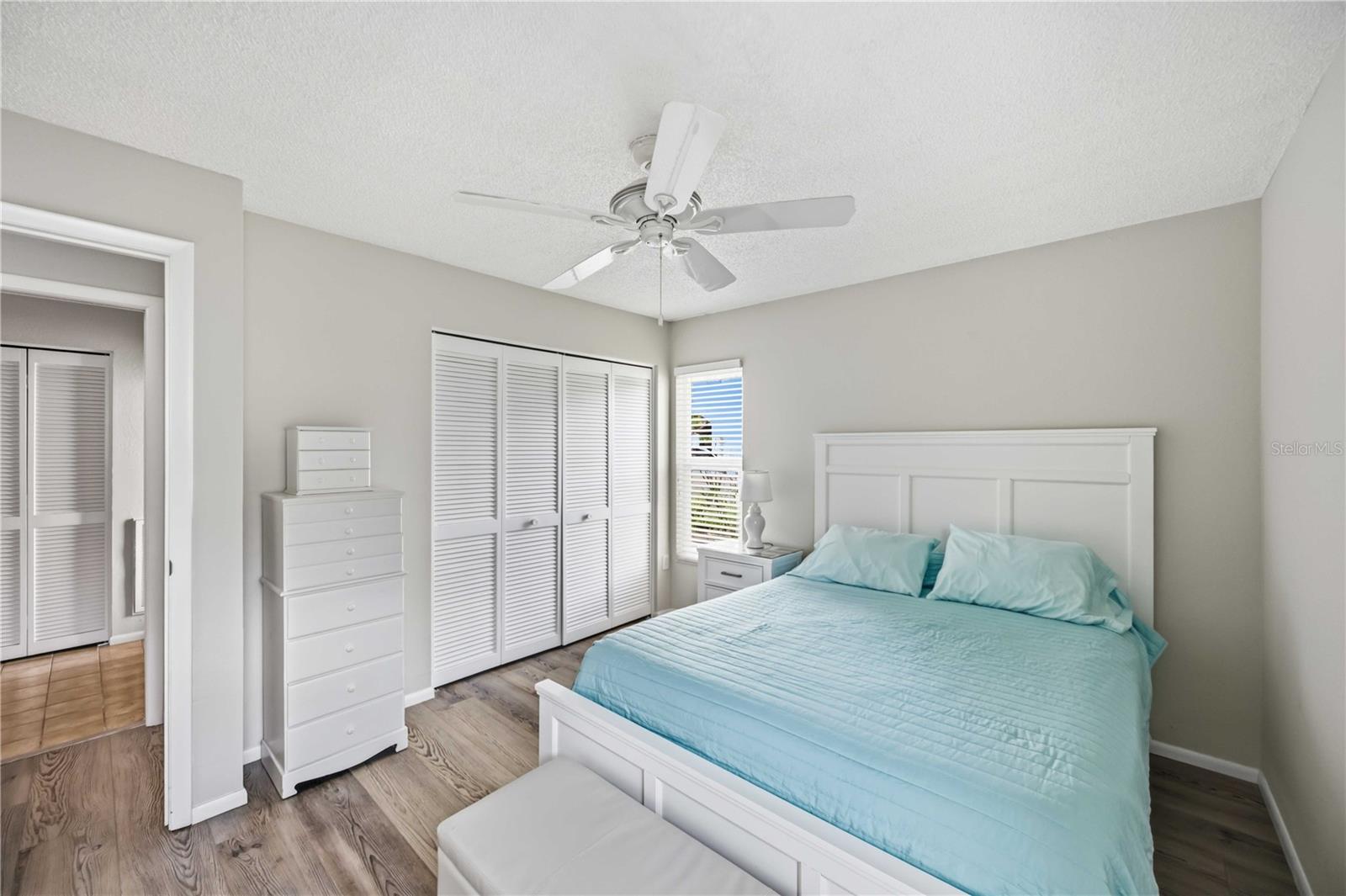 680 LINDEN DR — photo 27