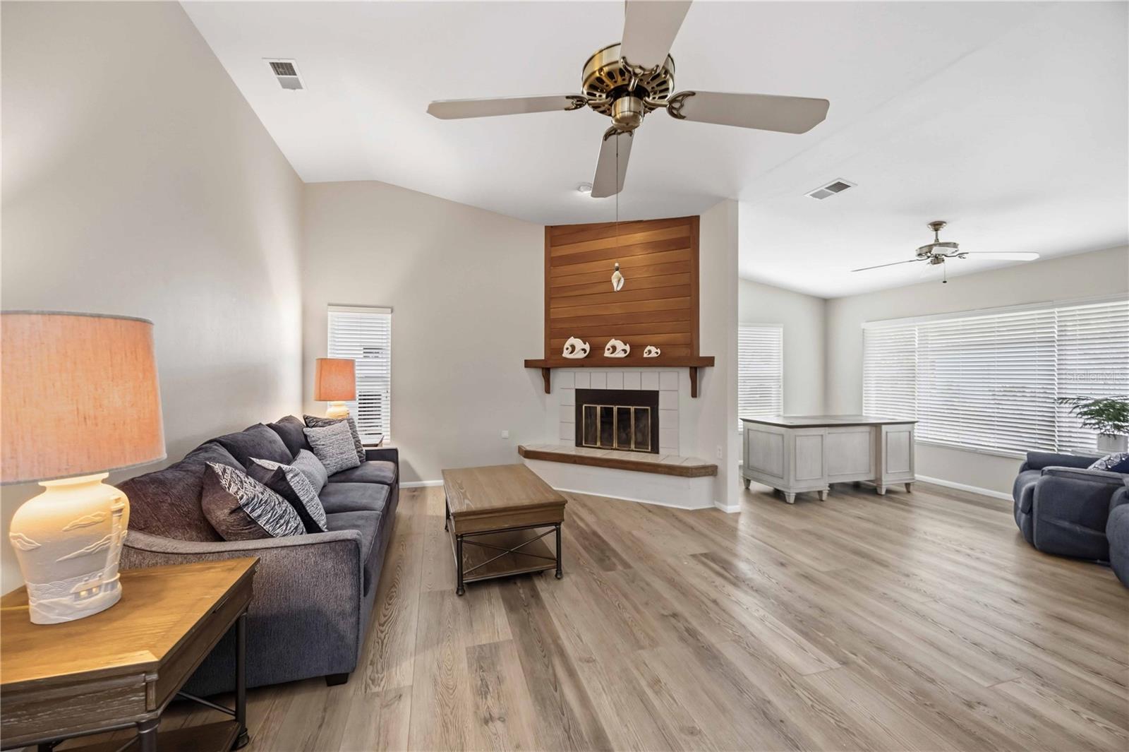680 LINDEN DR — photo 13