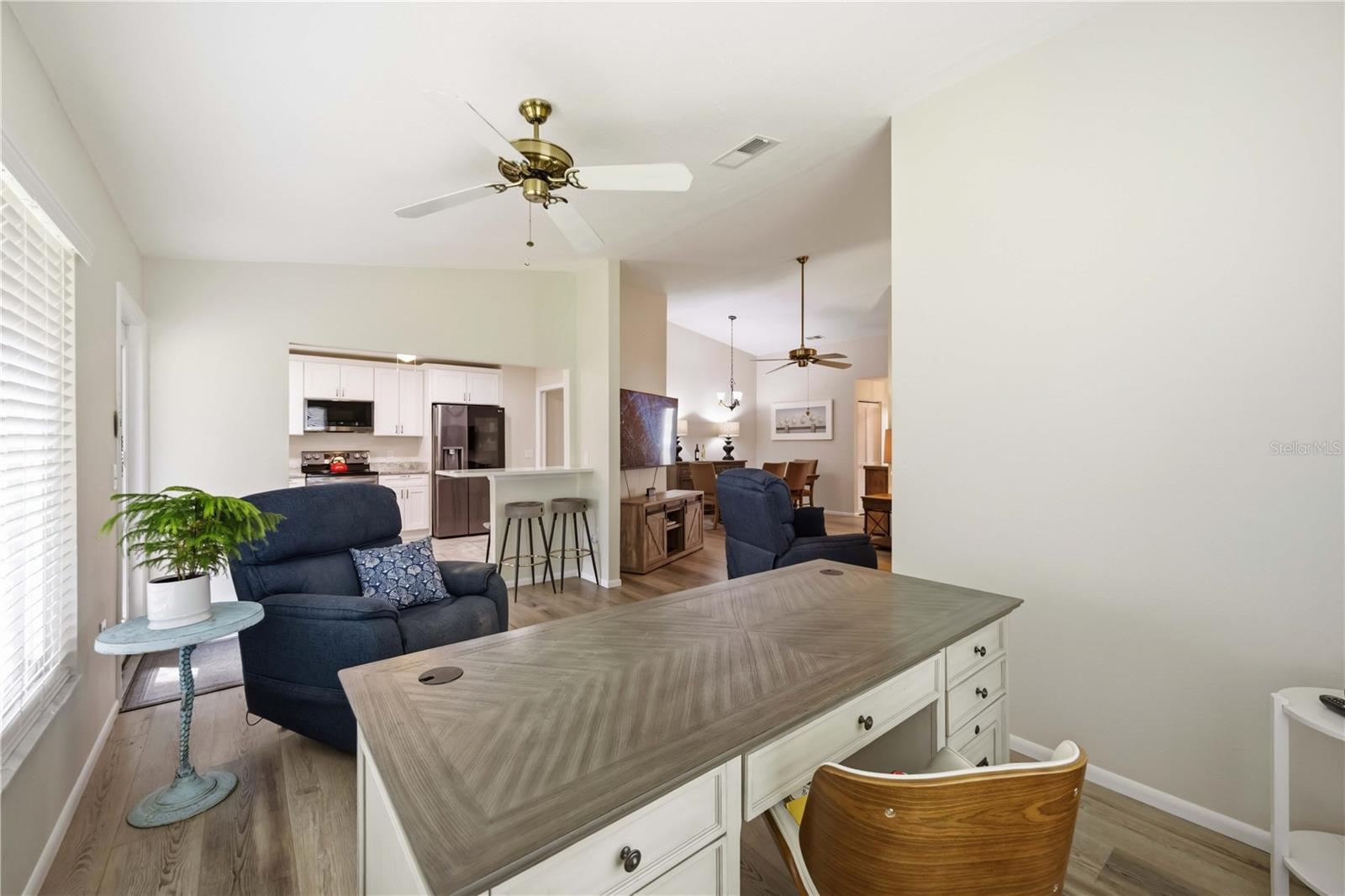 680 LINDEN DR — photo 16