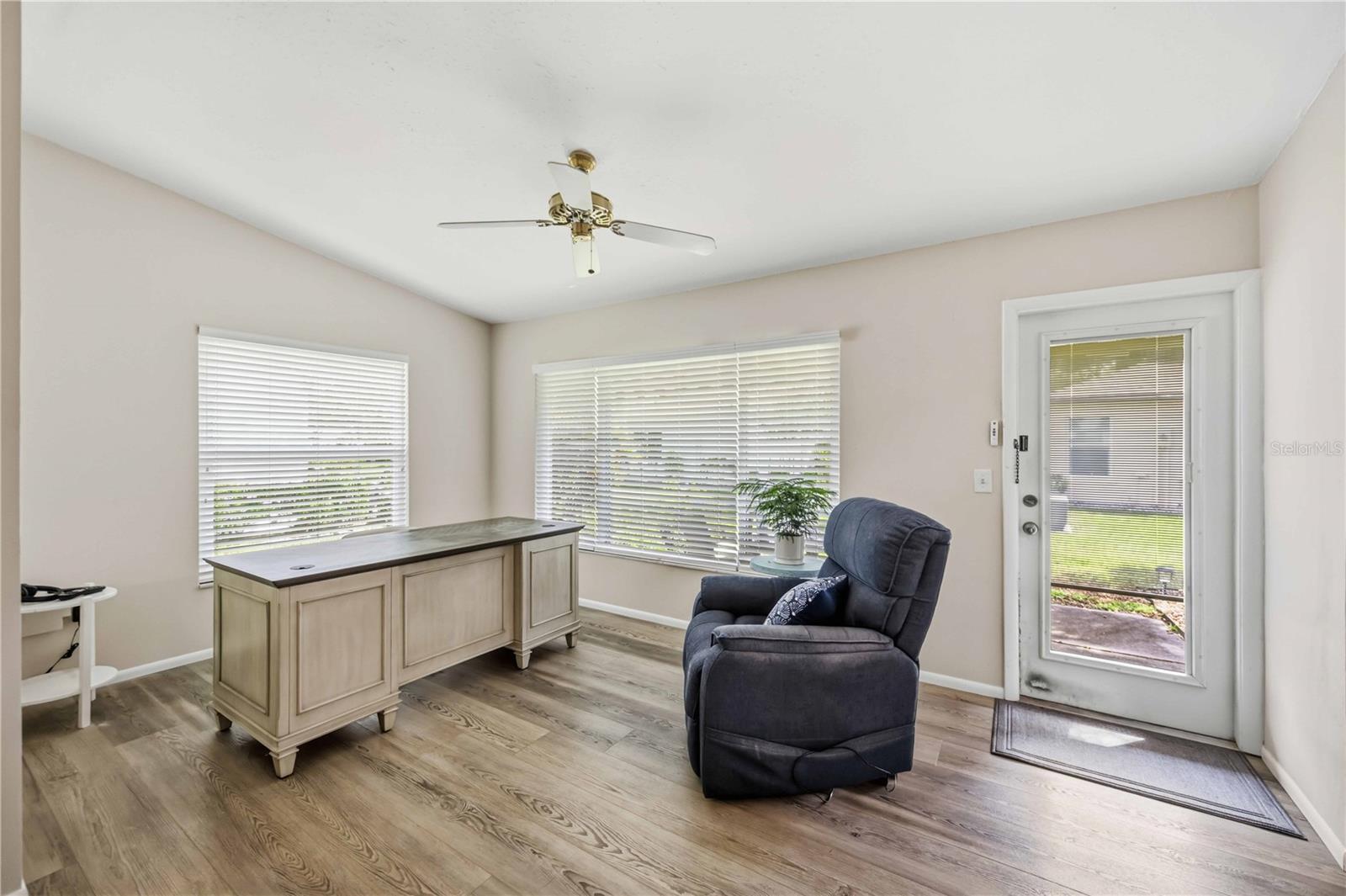 680 LINDEN DR — photo 15