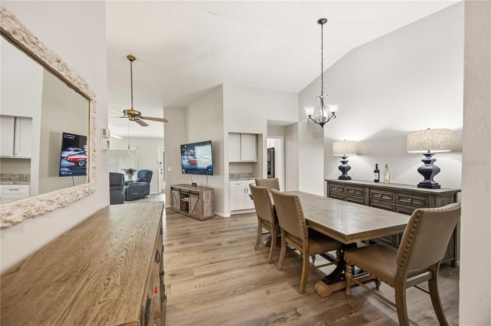 680 LINDEN DR — photo 6
