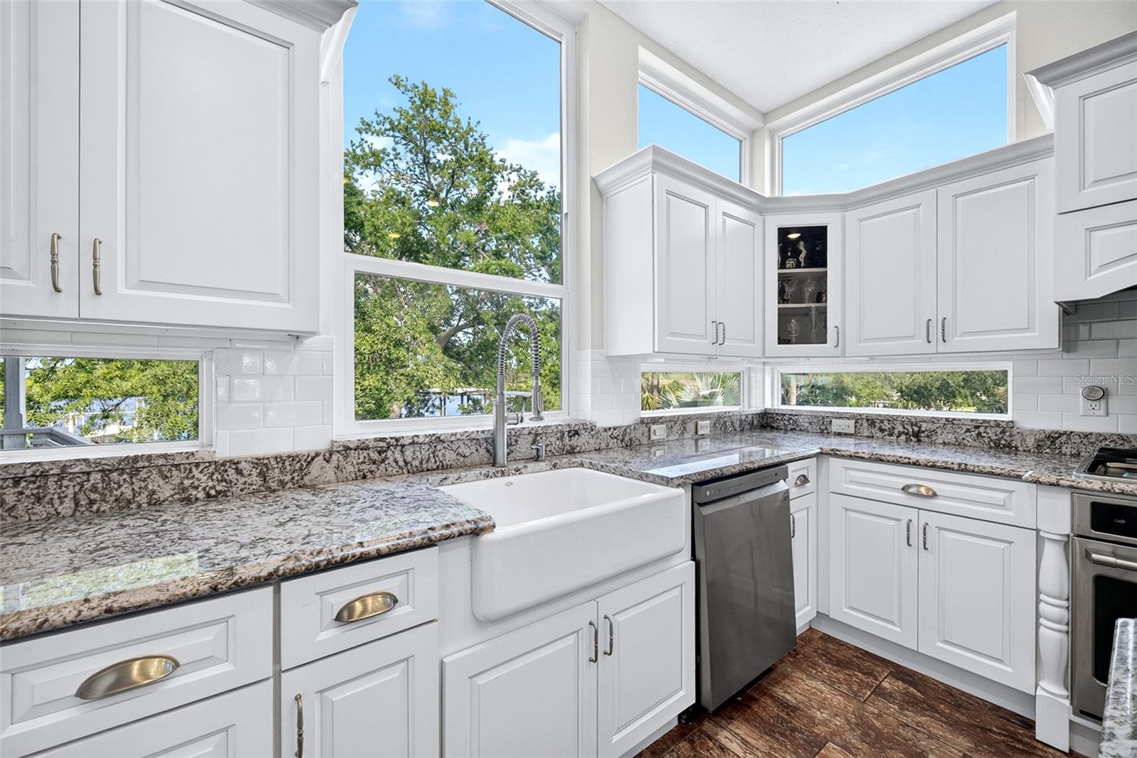 1538 RIVERSIDE DR — photo 14