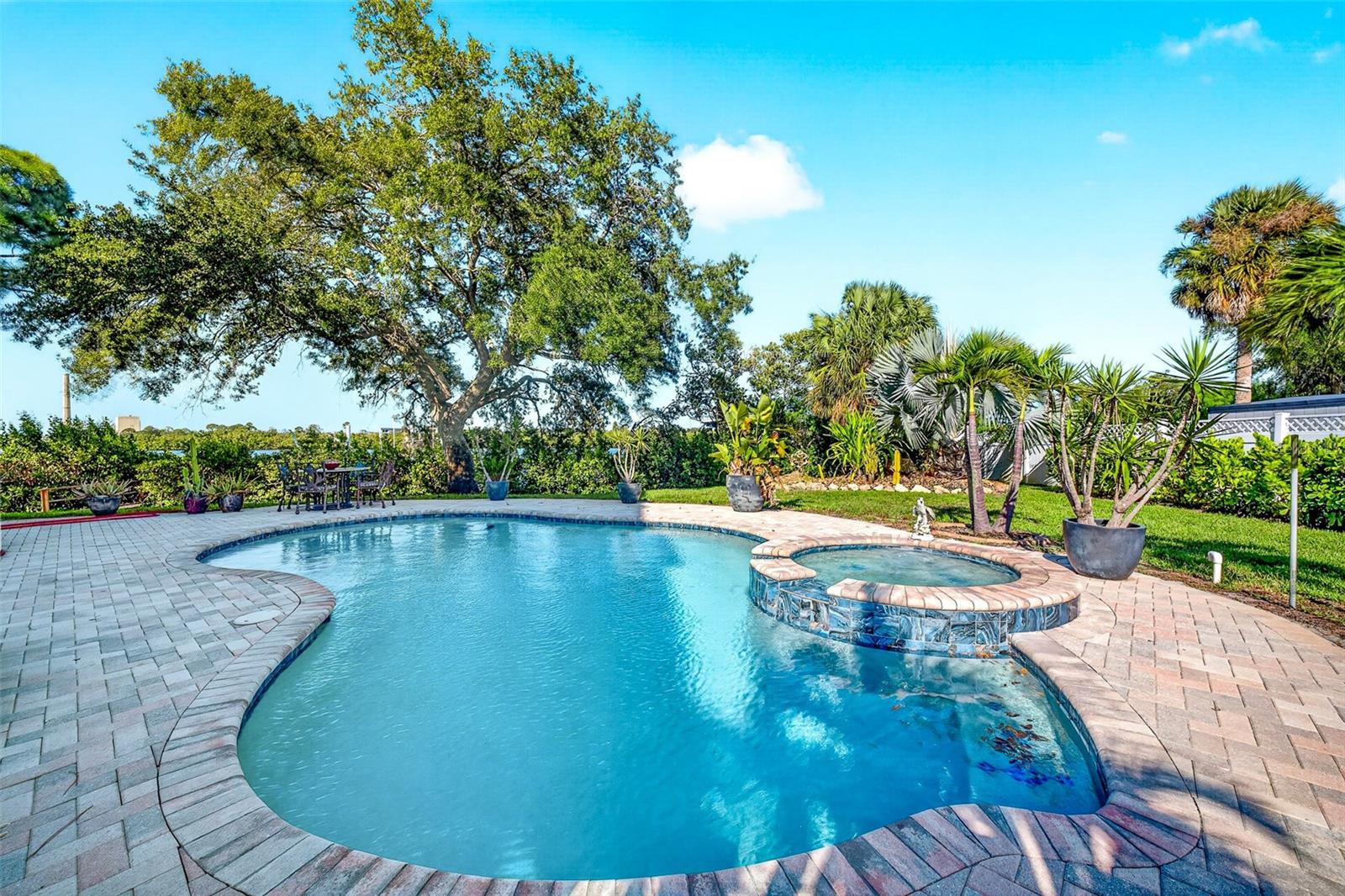 1538 RIVERSIDE DR — photo 42