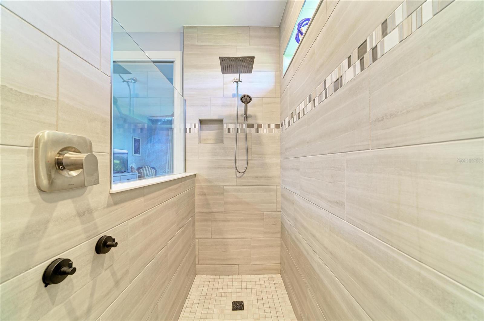 7683 SUMMERLAND CV — photo 11