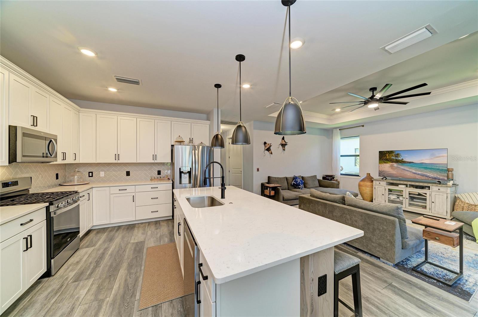 7683 SUMMERLAND CV — photo 46