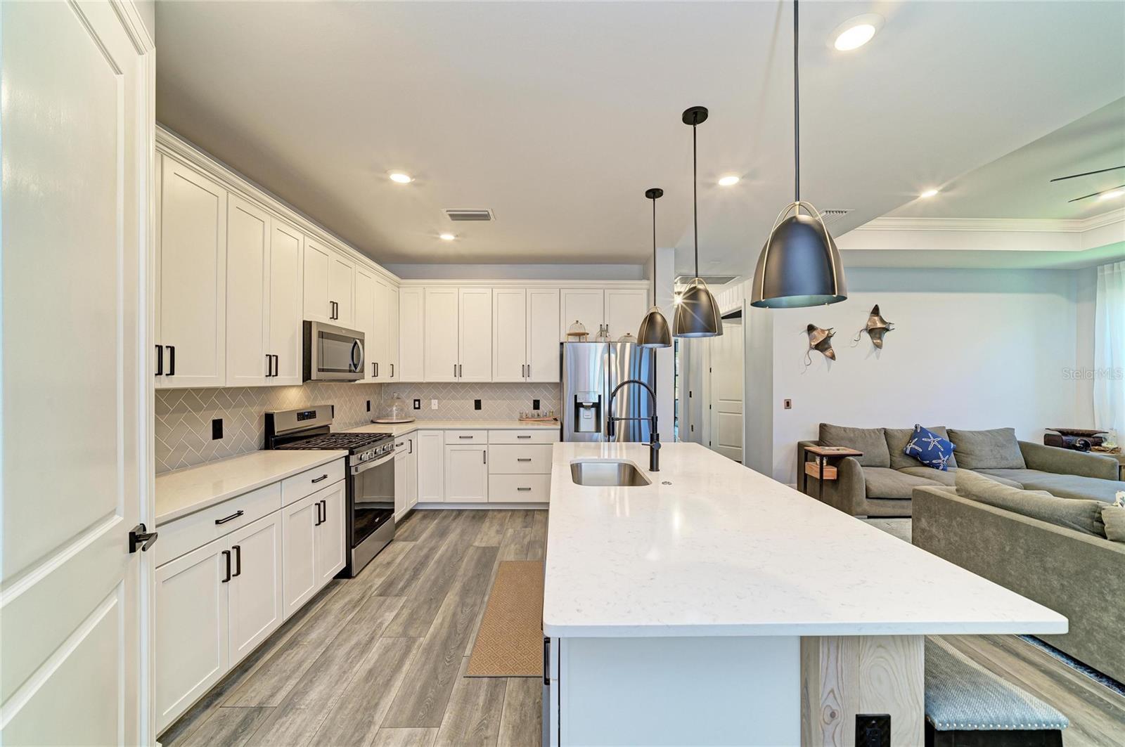 7683 SUMMERLAND CV — photo 47