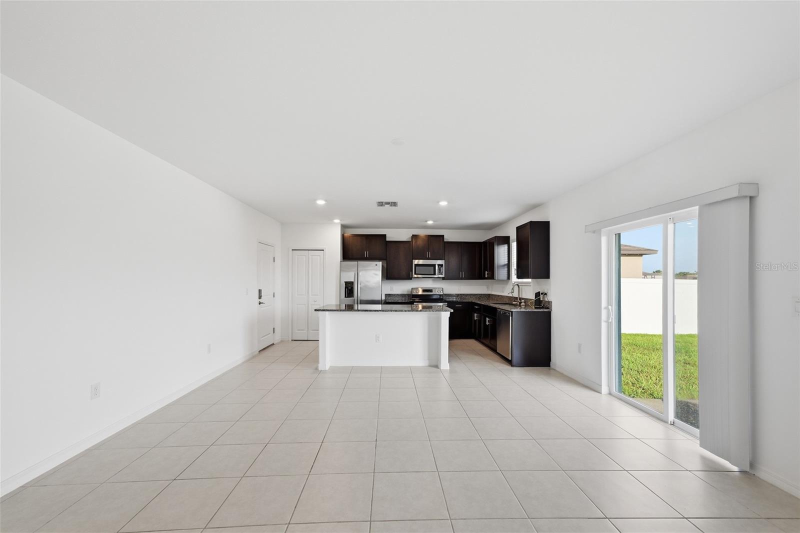 12860 TRIPOLI AVE — photo 10