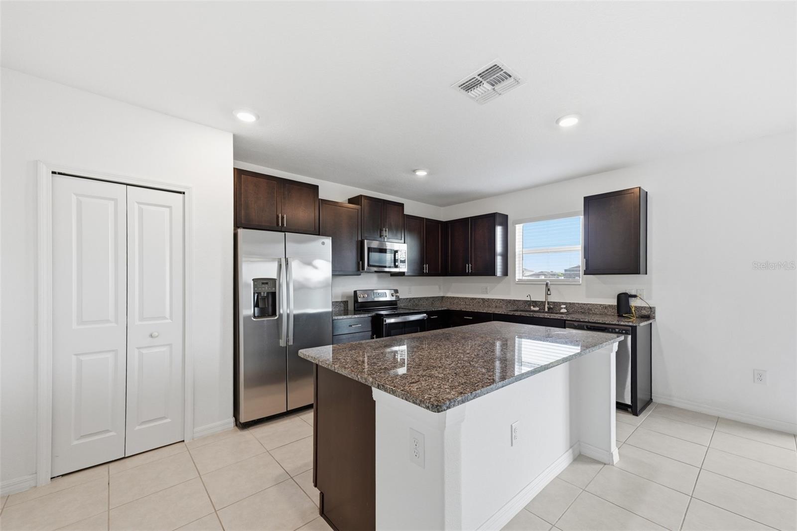 12860 TRIPOLI AVE — photo 12