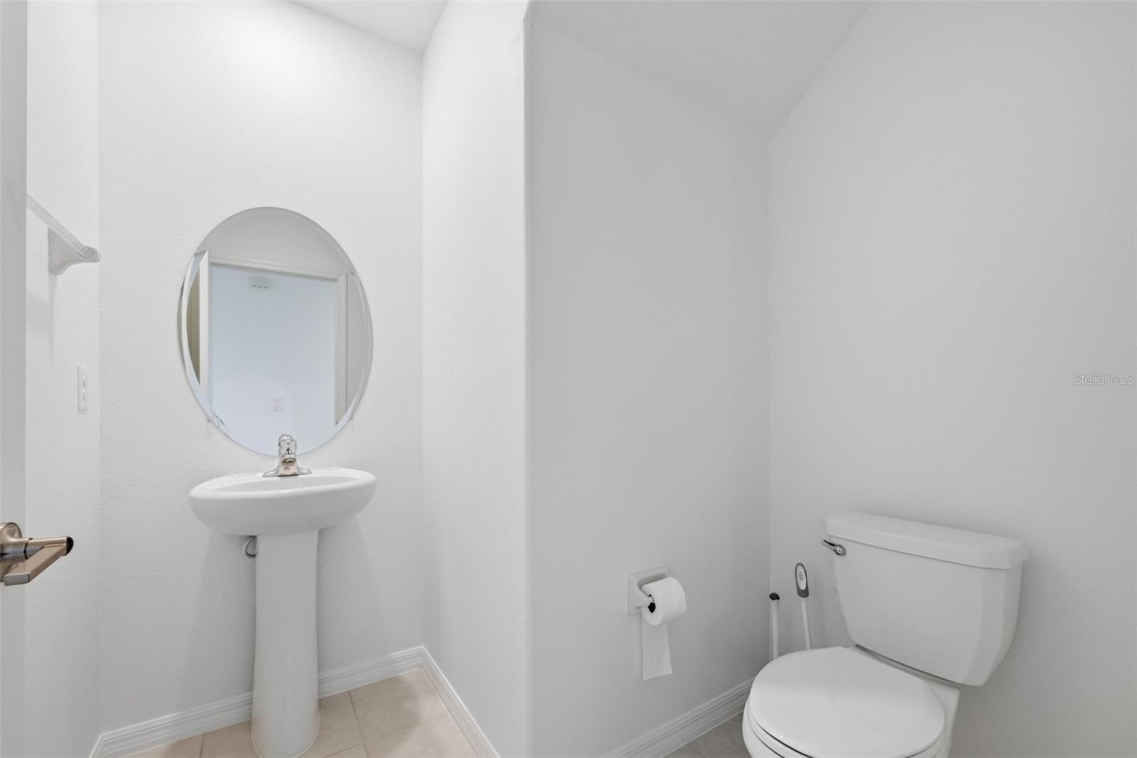 12860 TRIPOLI AVE — photo 33