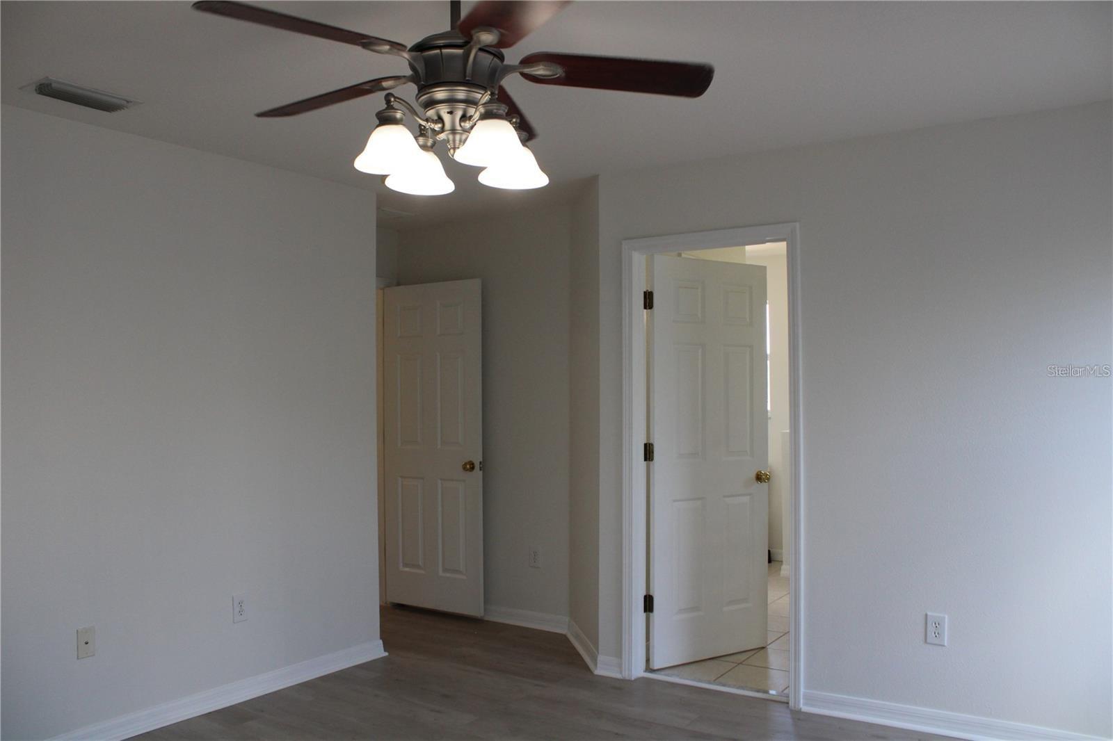 7840 CARRIAGE POINTE DR — photo 28
