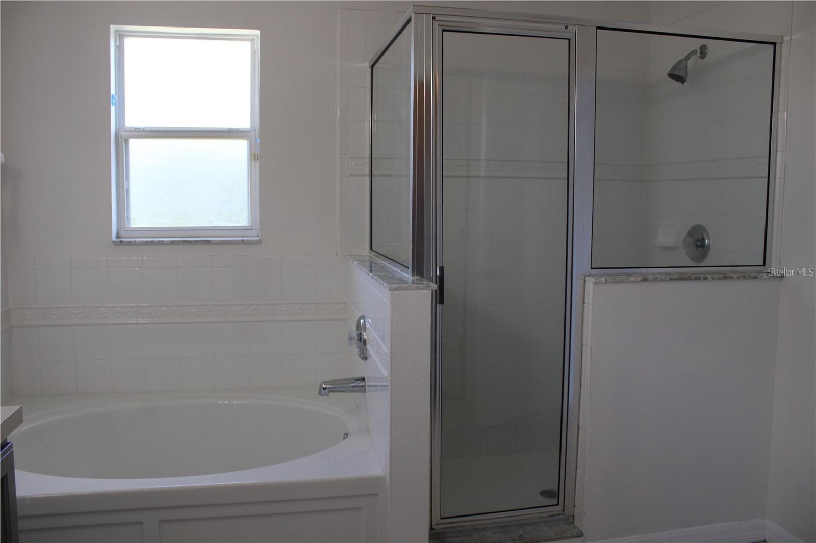 7840 CARRIAGE POINTE DR — photo 30
