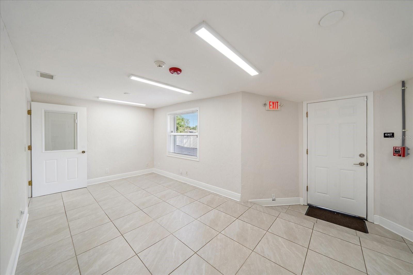 2535 BEE RIDGE RD — photo 7