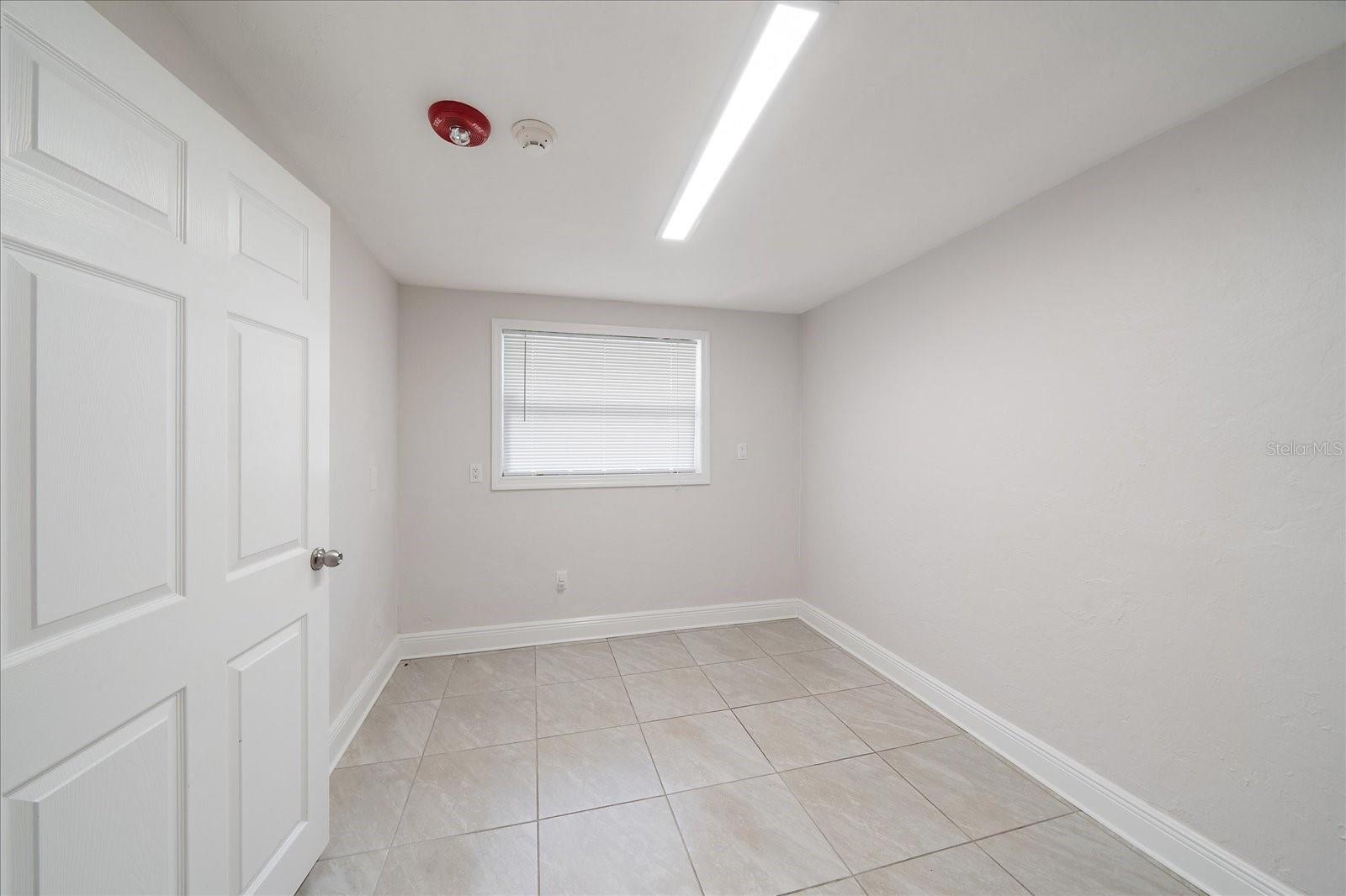 2535 BEE RIDGE RD — photo 8