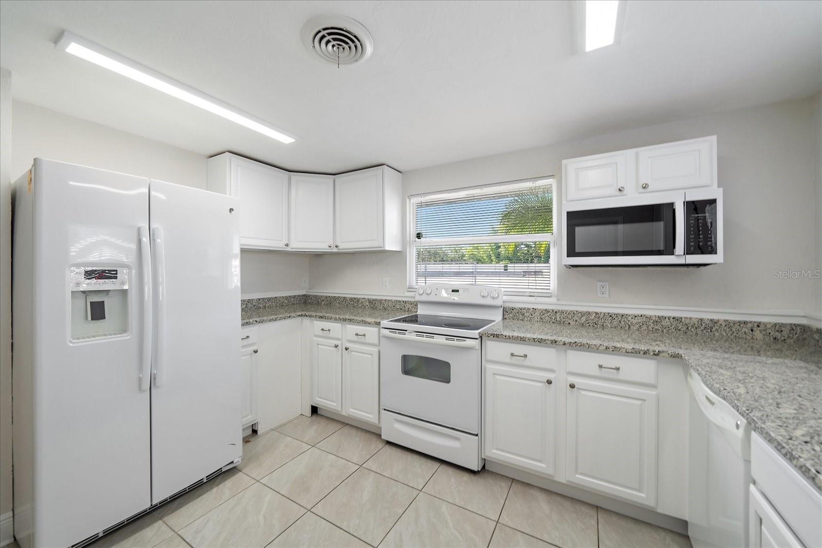 2535 BEE RIDGE RD — photo 10