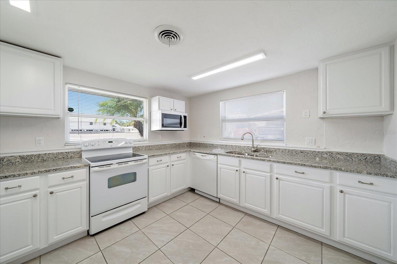2535 BEE RIDGE RD — photo 9