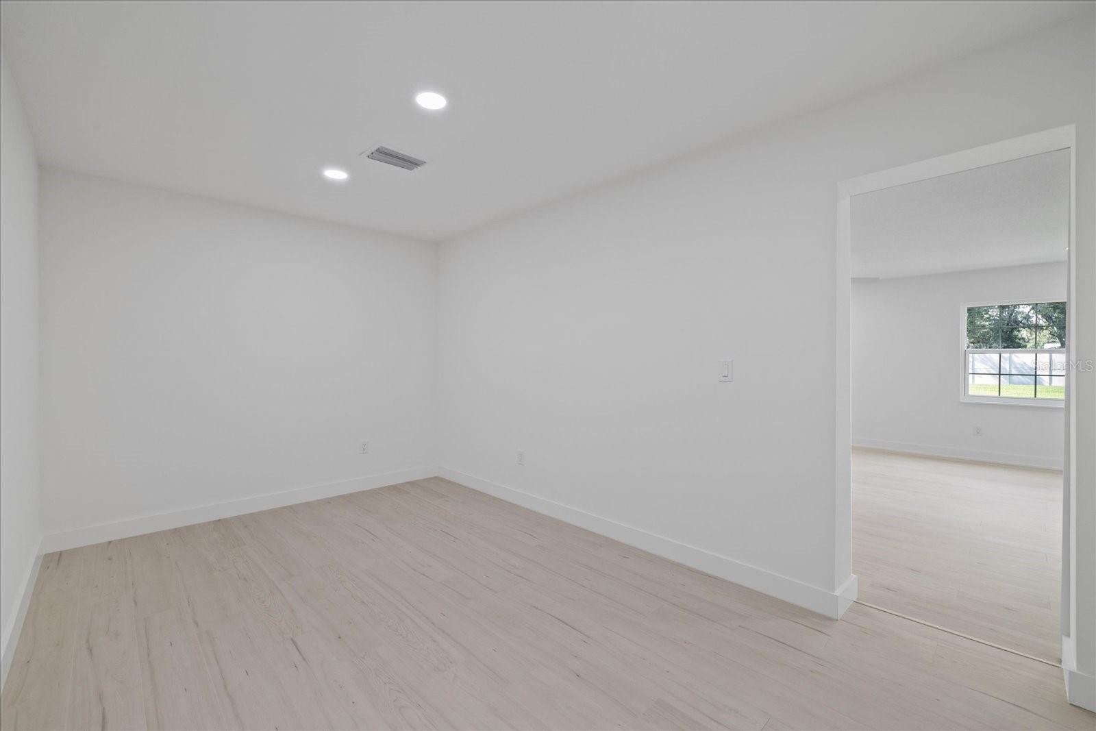2515 RAGINS LN — photo 43
