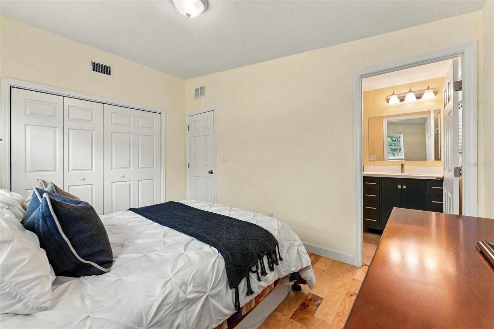 206 LINDA AVE — photo 17