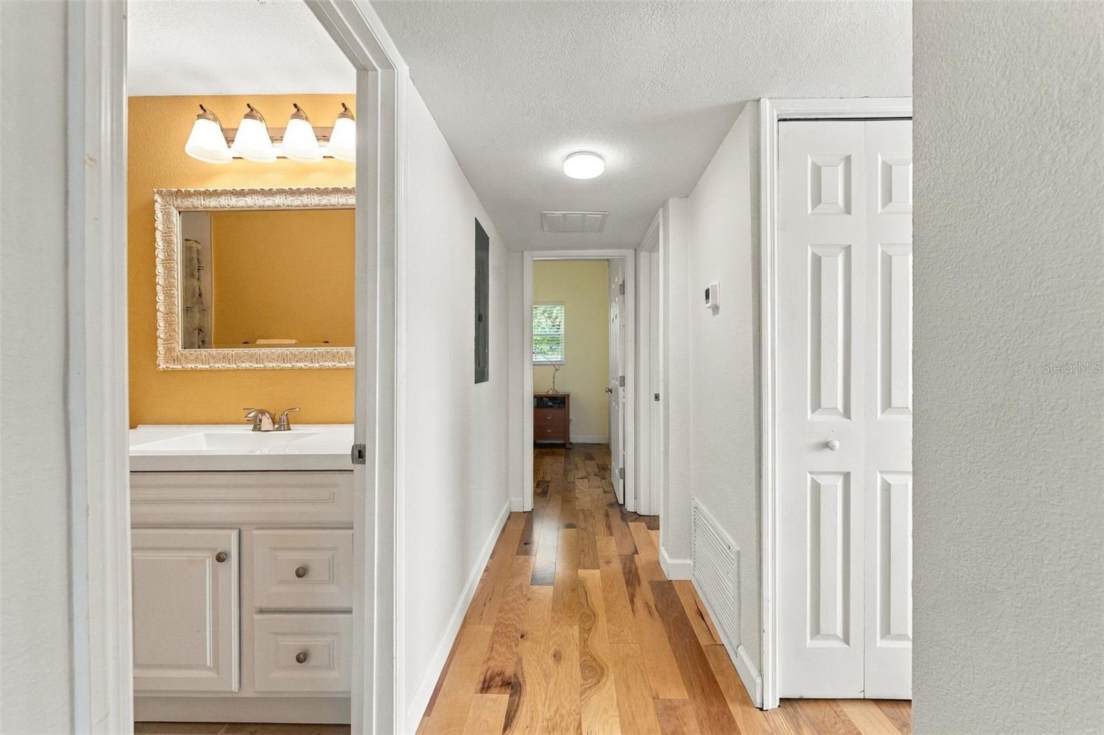 206 LINDA AVE — photo 15