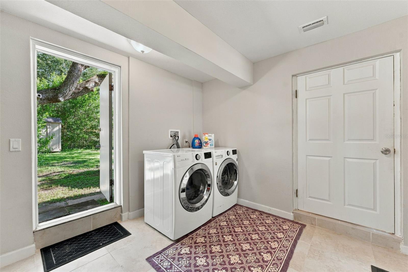 206 LINDA AVE — photo 22