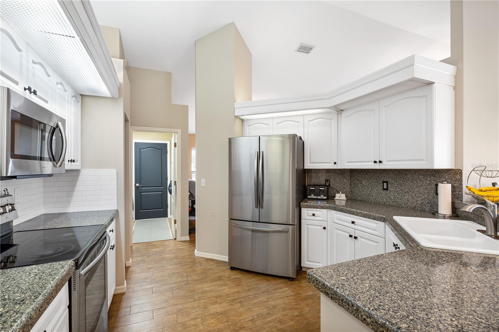 5828 SANDY POINTE DR — photo 8