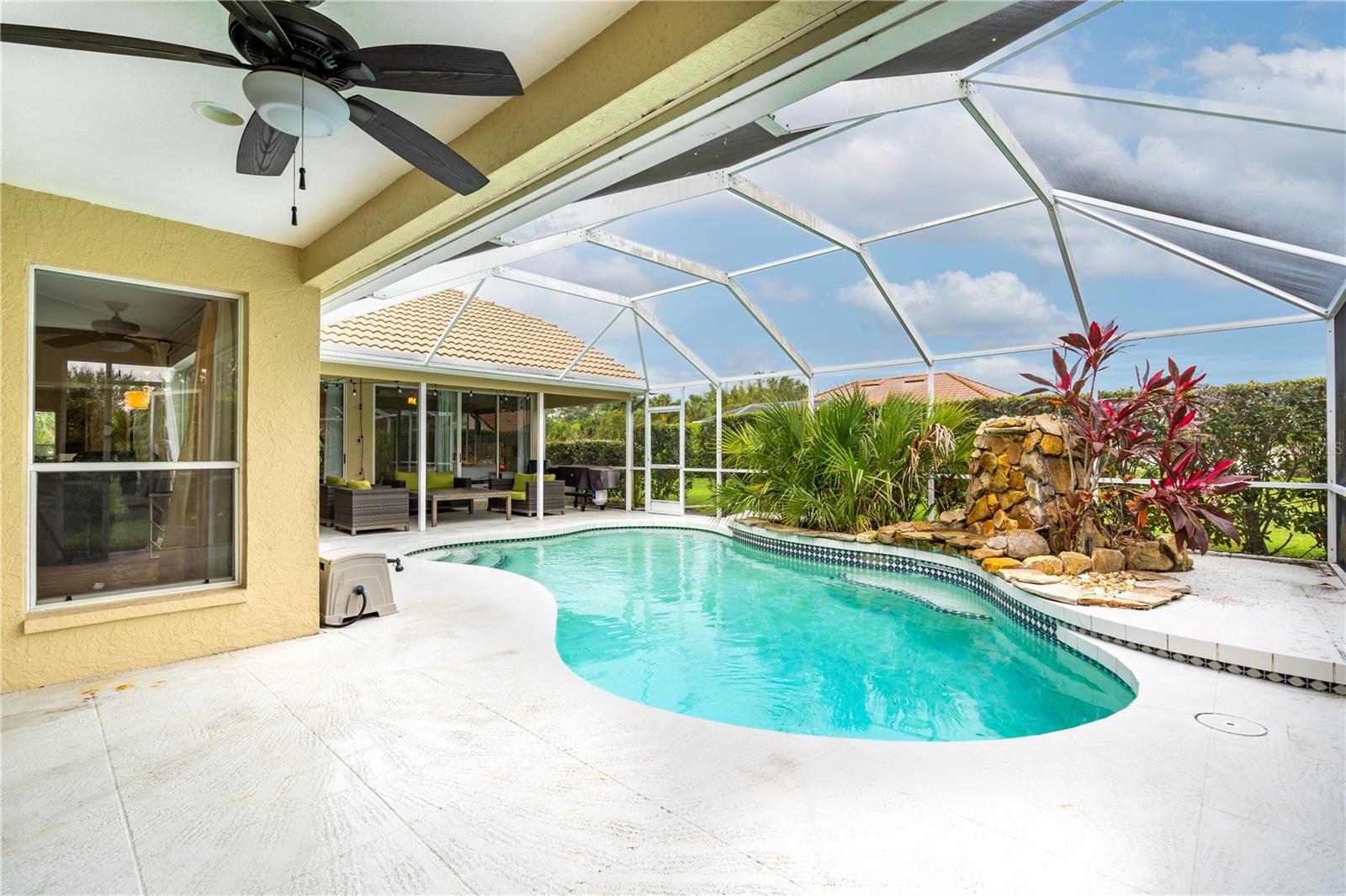 5828 SANDY POINTE DR — photo 48
