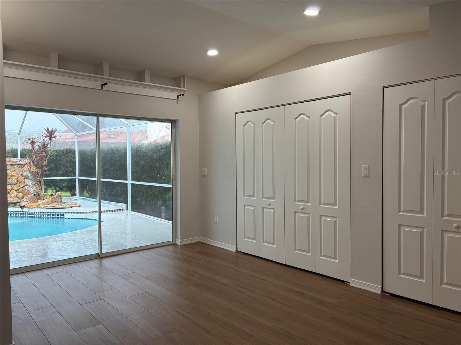 5828 SANDY POINTE DR — photo 25
