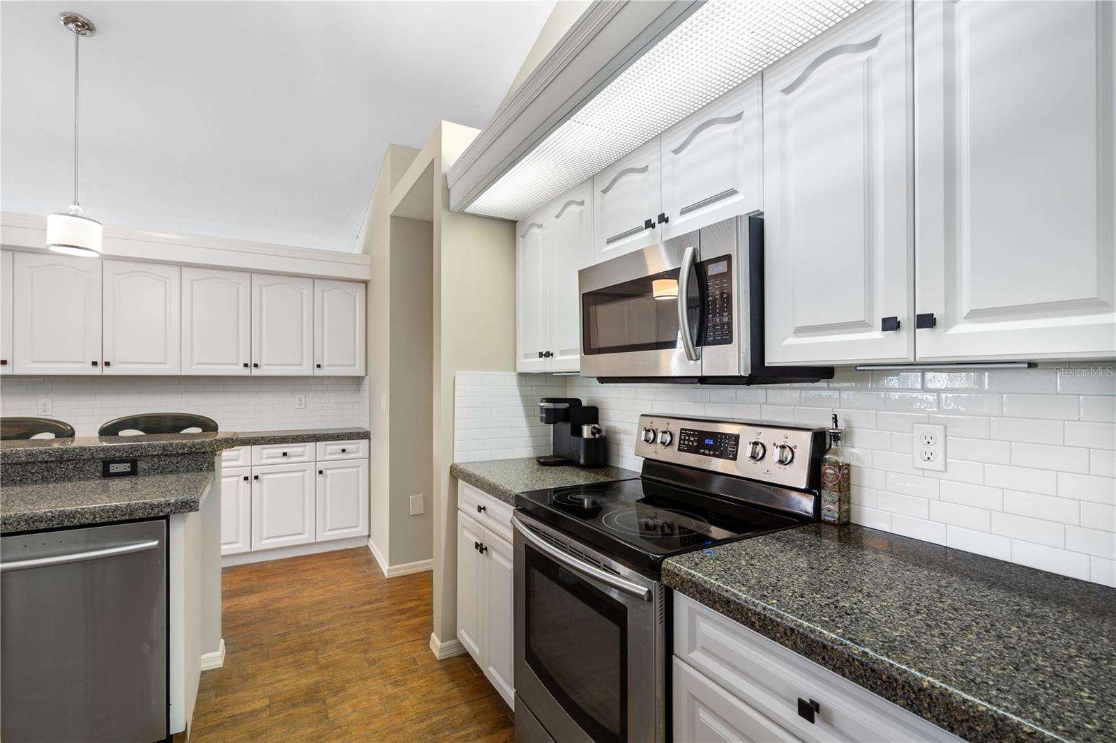5828 SANDY POINTE DR — photo 9