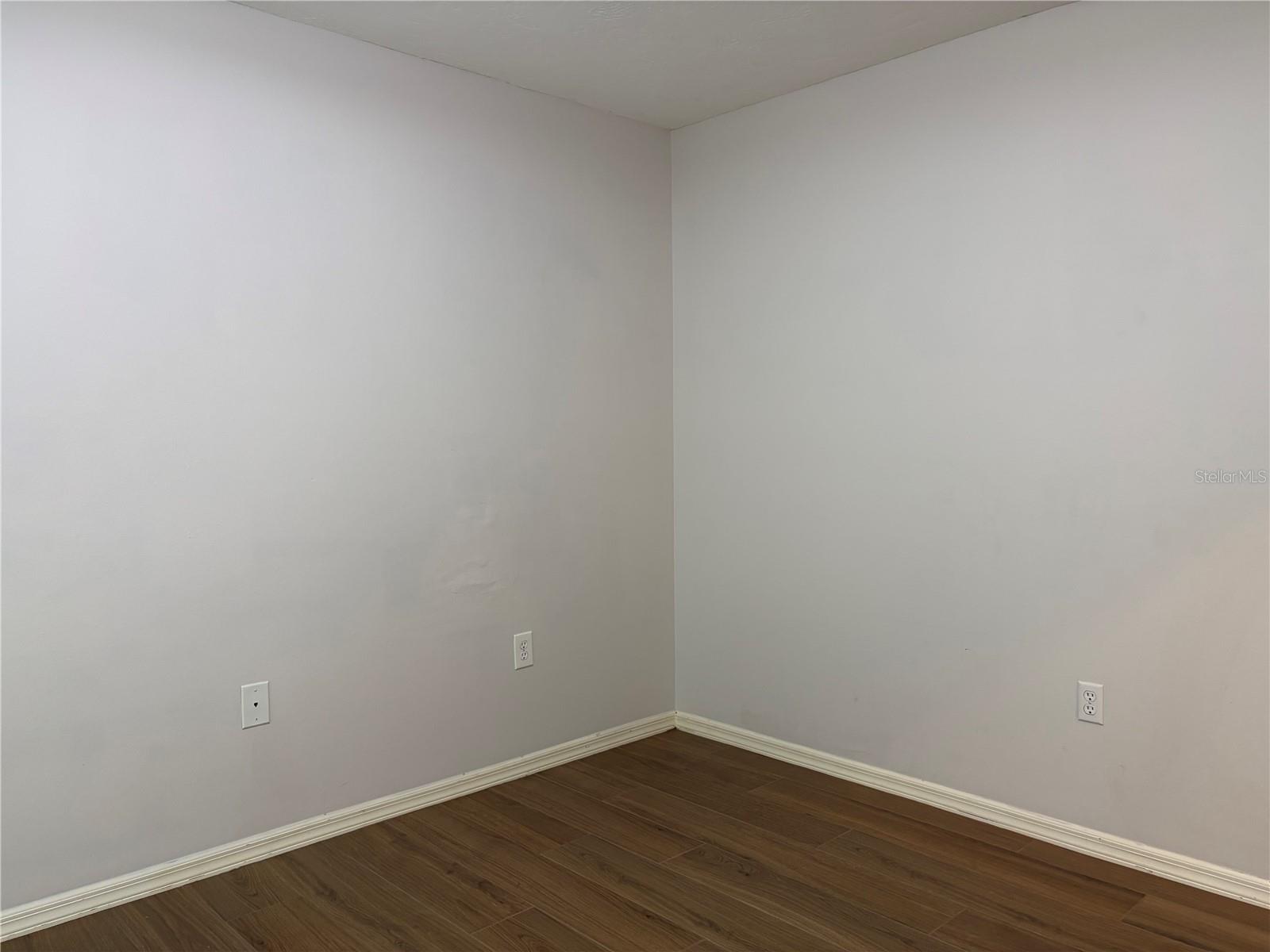 5828 SANDY POINTE DR — photo 33