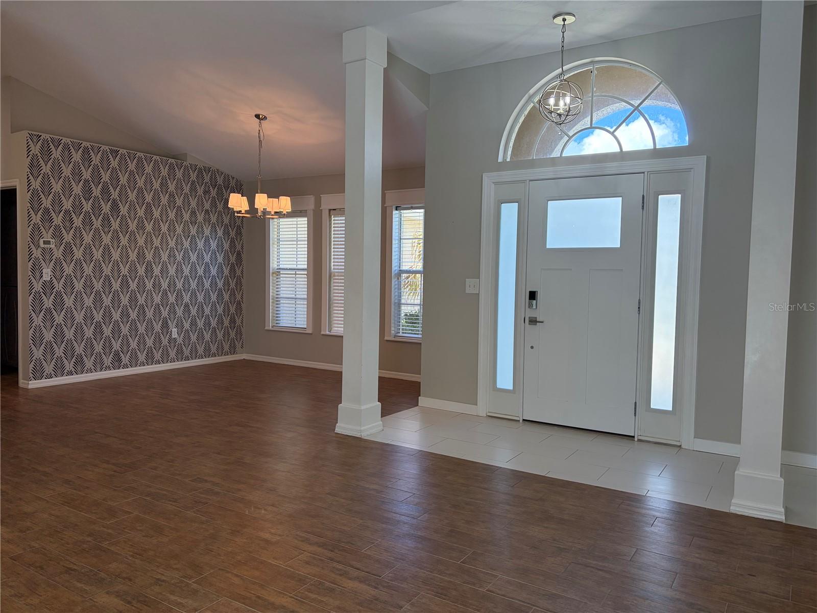 5828 SANDY POINTE DR — photo 3