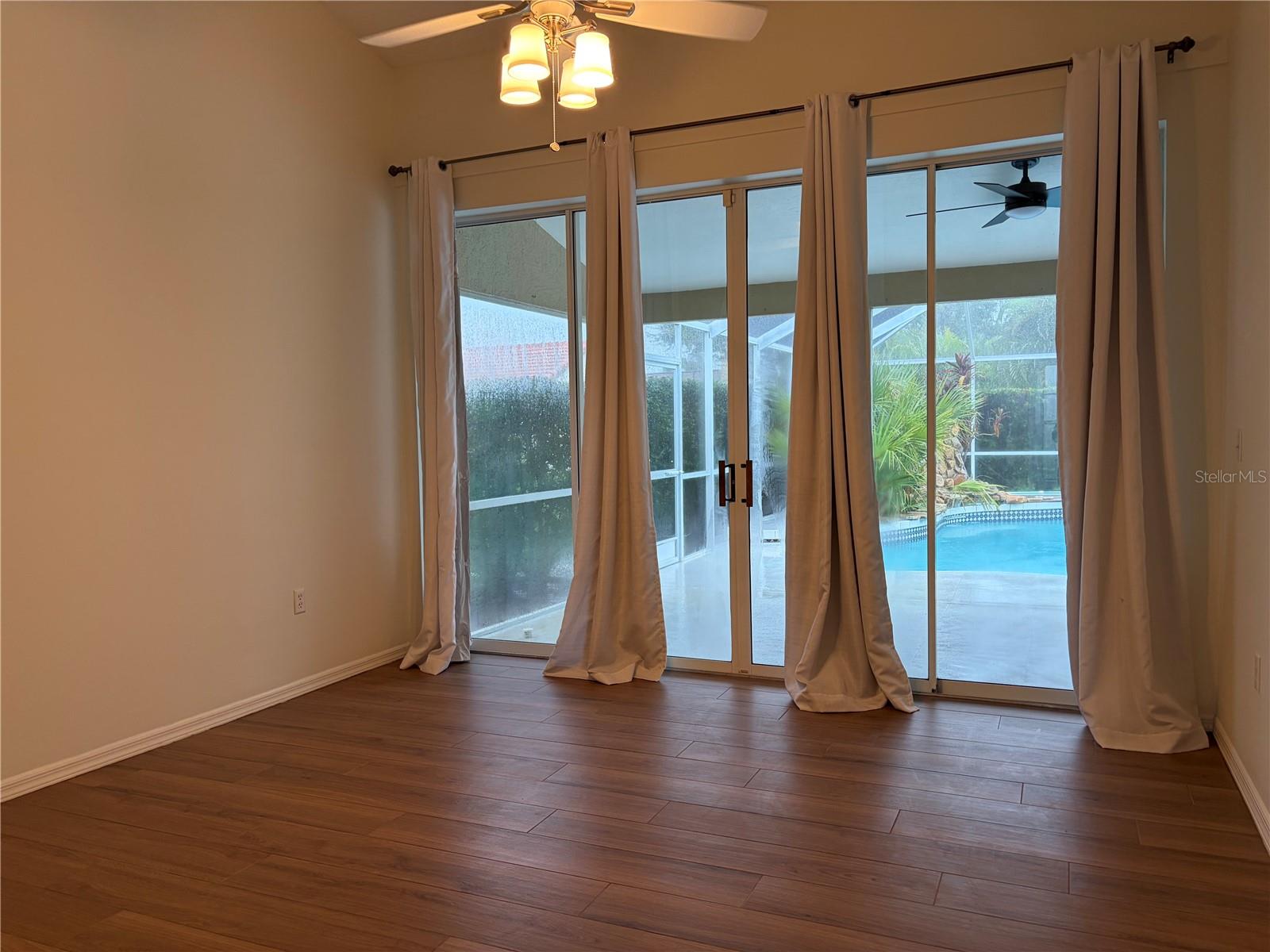 5828 SANDY POINTE DR — photo 34