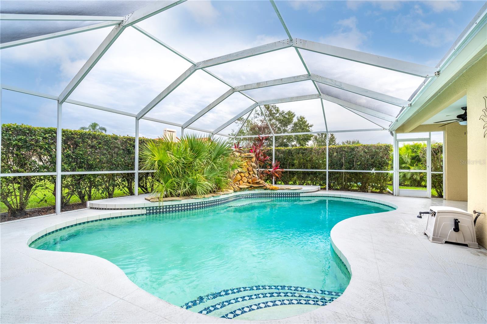5828 SANDY POINTE DR — photo 16