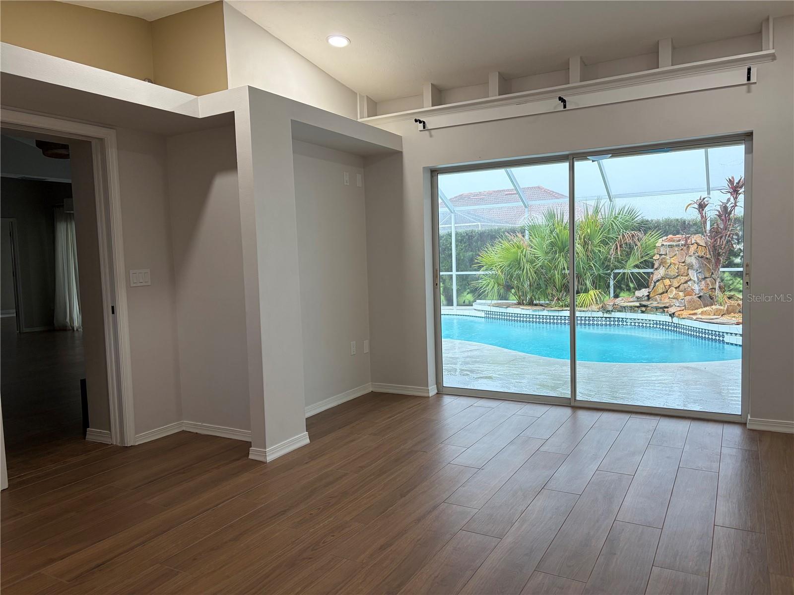 5828 SANDY POINTE DR — photo 24
