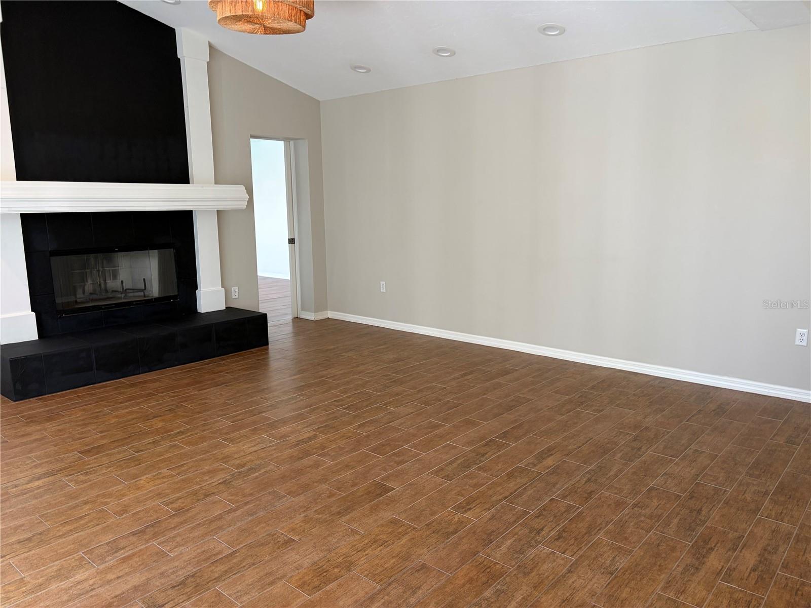 5828 SANDY POINTE DR — photo 11