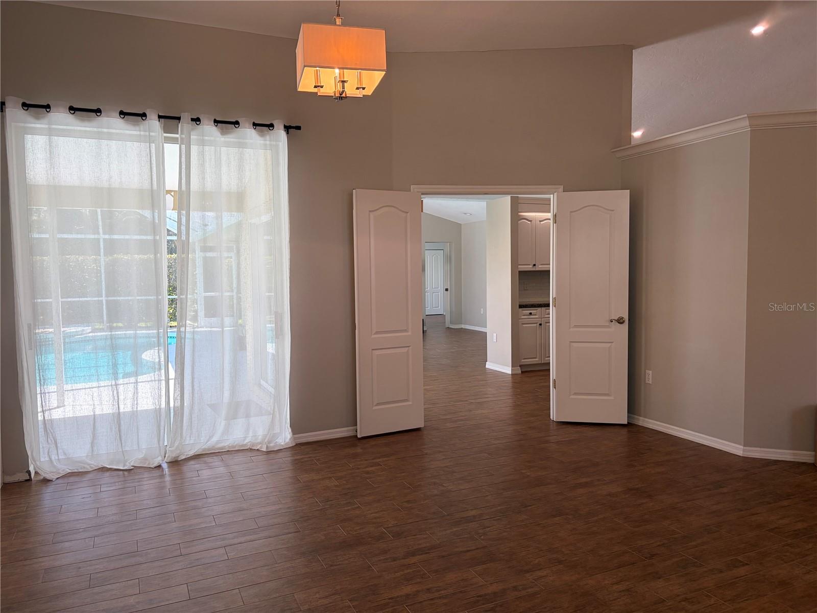 5828 SANDY POINTE DR — photo 4