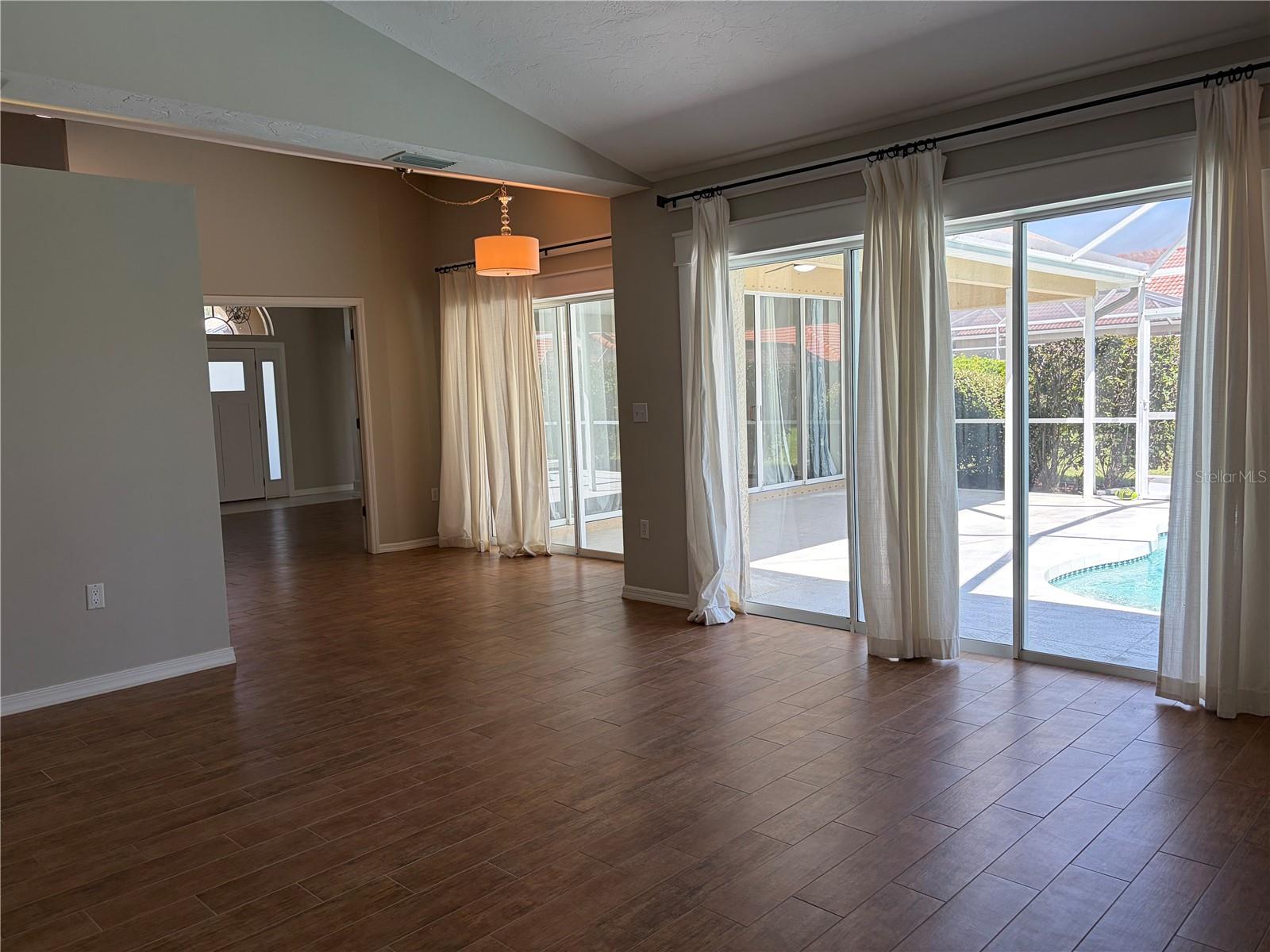 5828 SANDY POINTE DR — photo 10