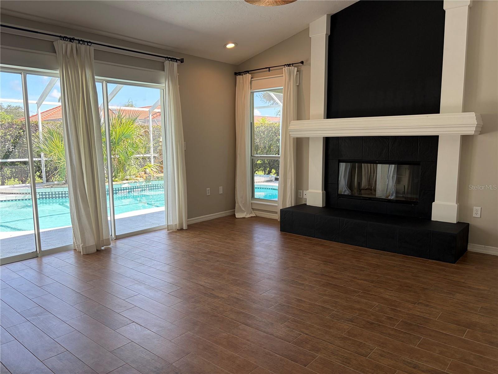 5828 SANDY POINTE DR — photo 12