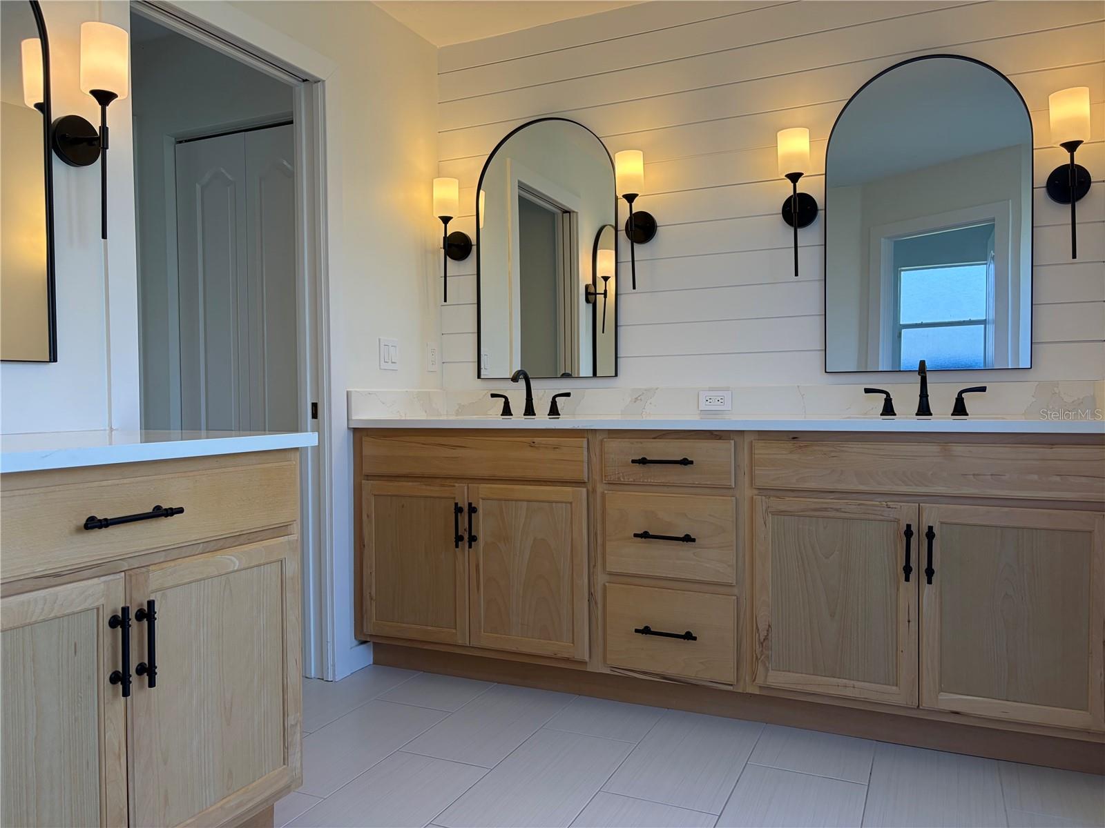5828 SANDY POINTE DR — photo 39