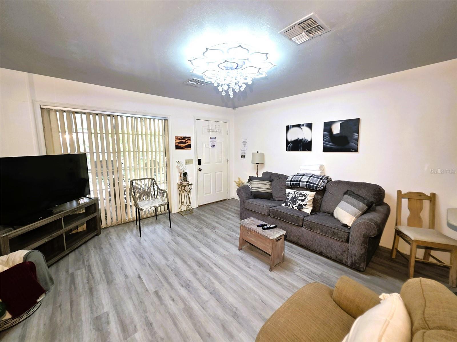 2210 VISTA DEL SOL CONDO #520 — photo 4
