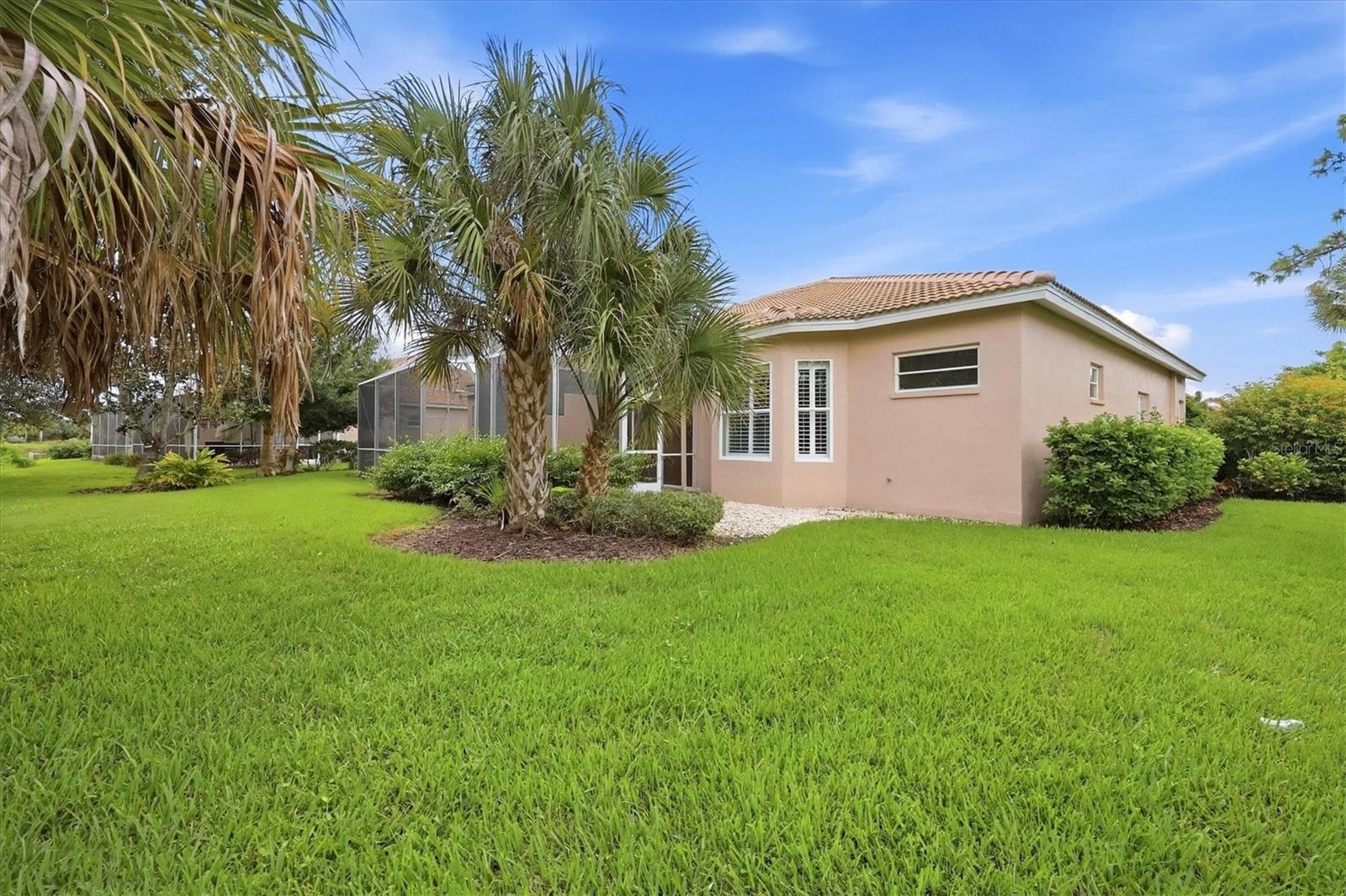 9413 FOREST HILLS CIR — photo 42