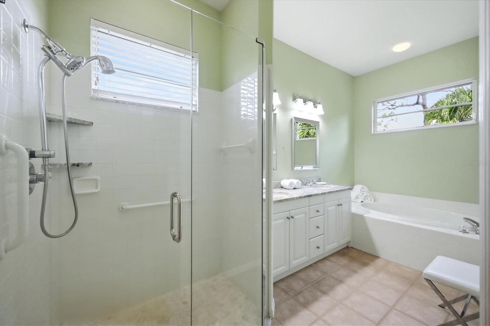 9413 FOREST HILLS CIR — photo 27