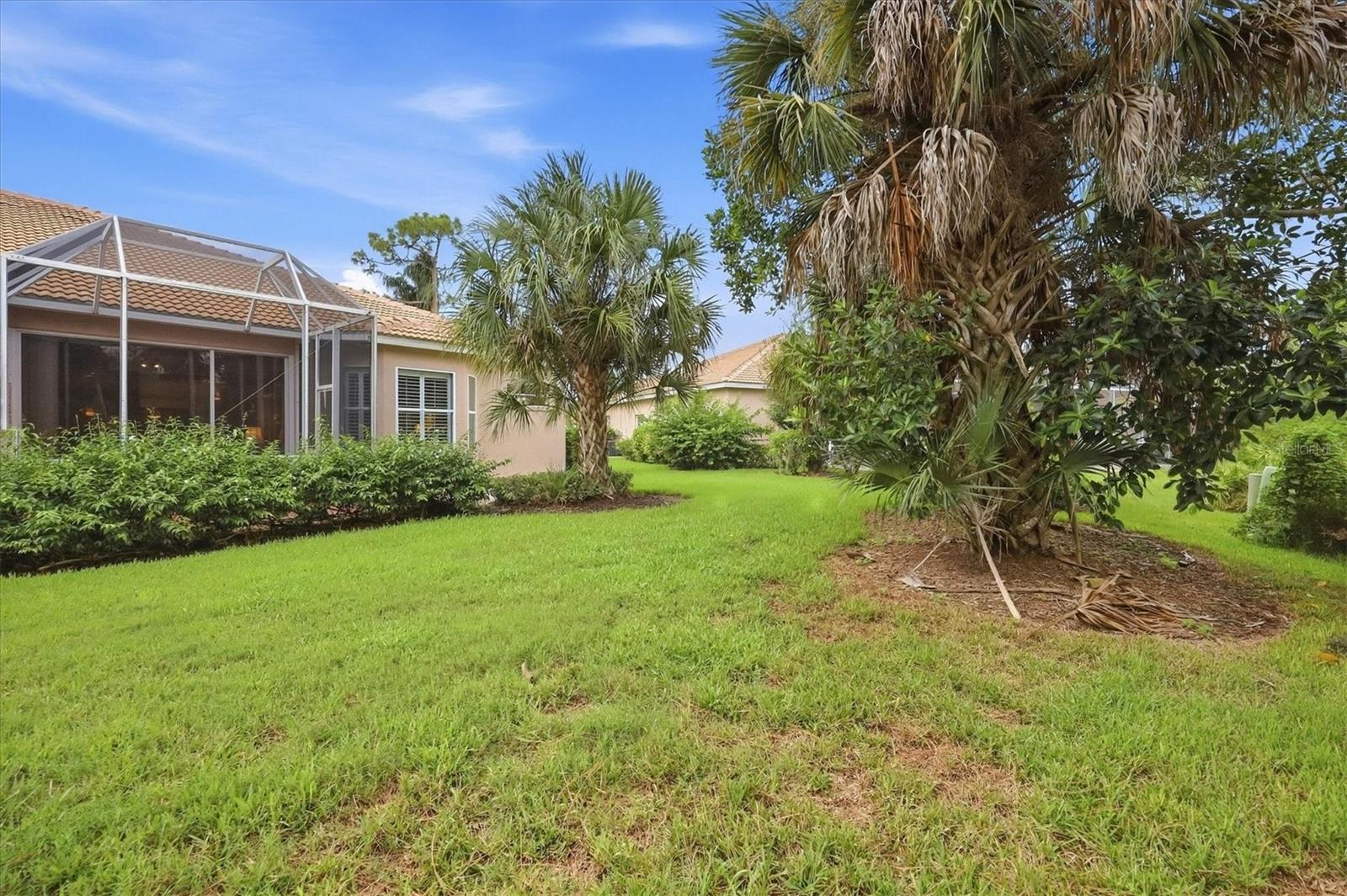 9413 FOREST HILLS CIR — photo 40