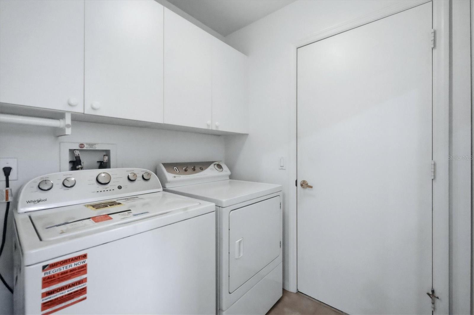 9413 FOREST HILLS CIR — photo 34